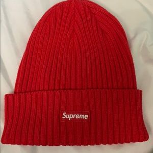 Supreme beanie NWT